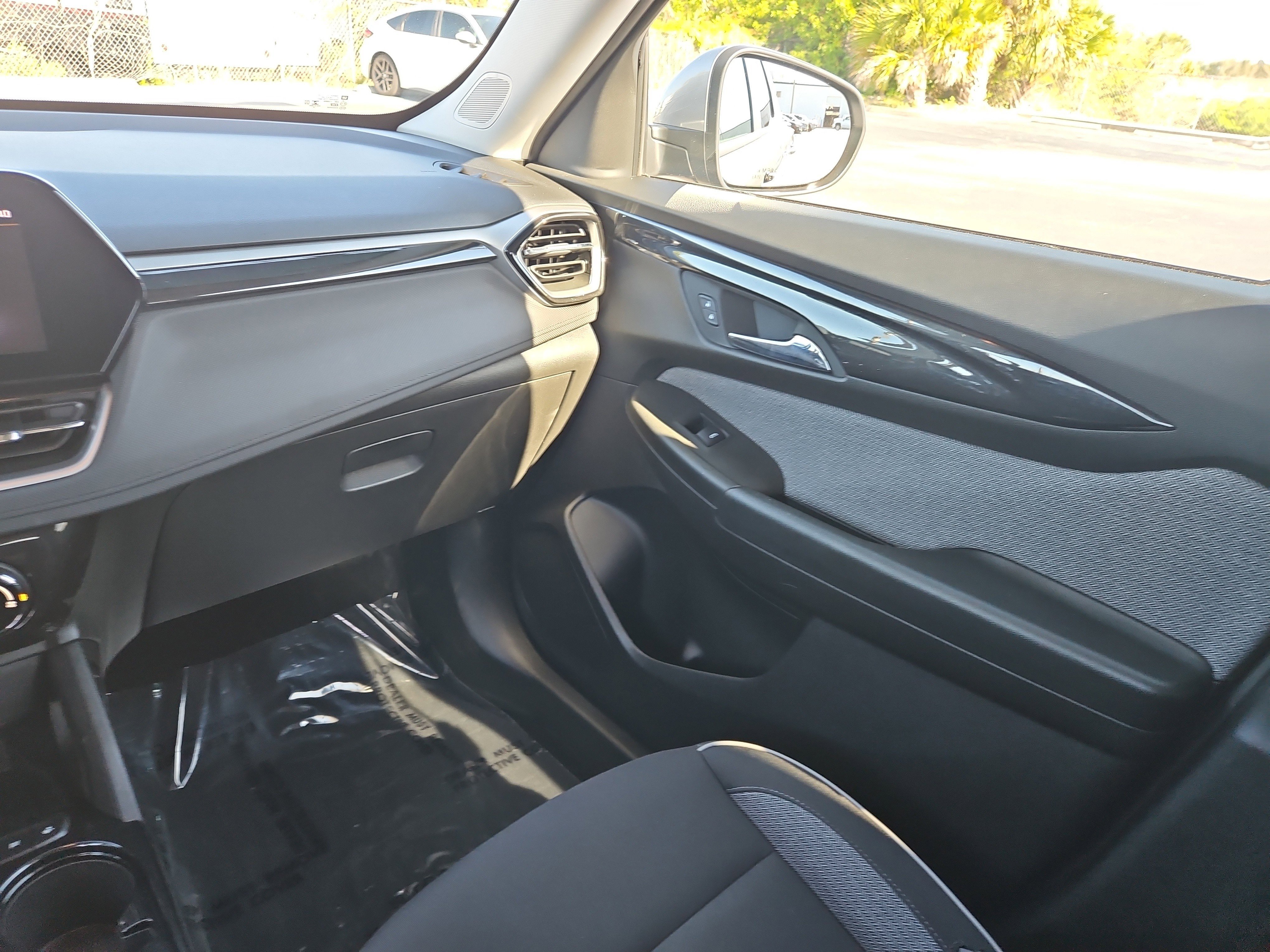 Used 2026 Chevrolet TrailBlazer LT w/ LT Cold Weather Package FWD image 10