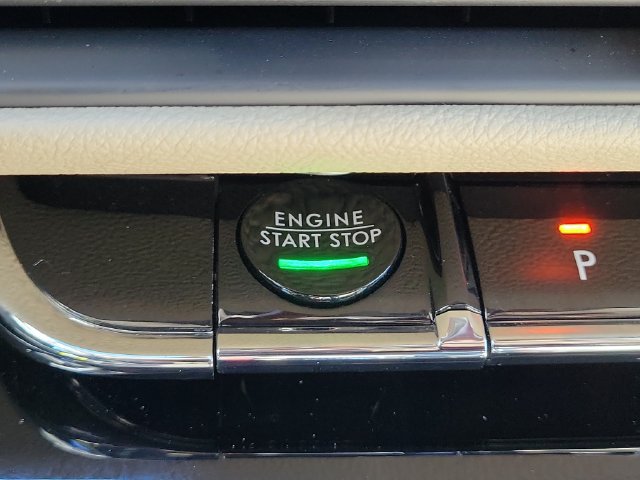 Used 2025 Lincoln Corsair FWD image 33