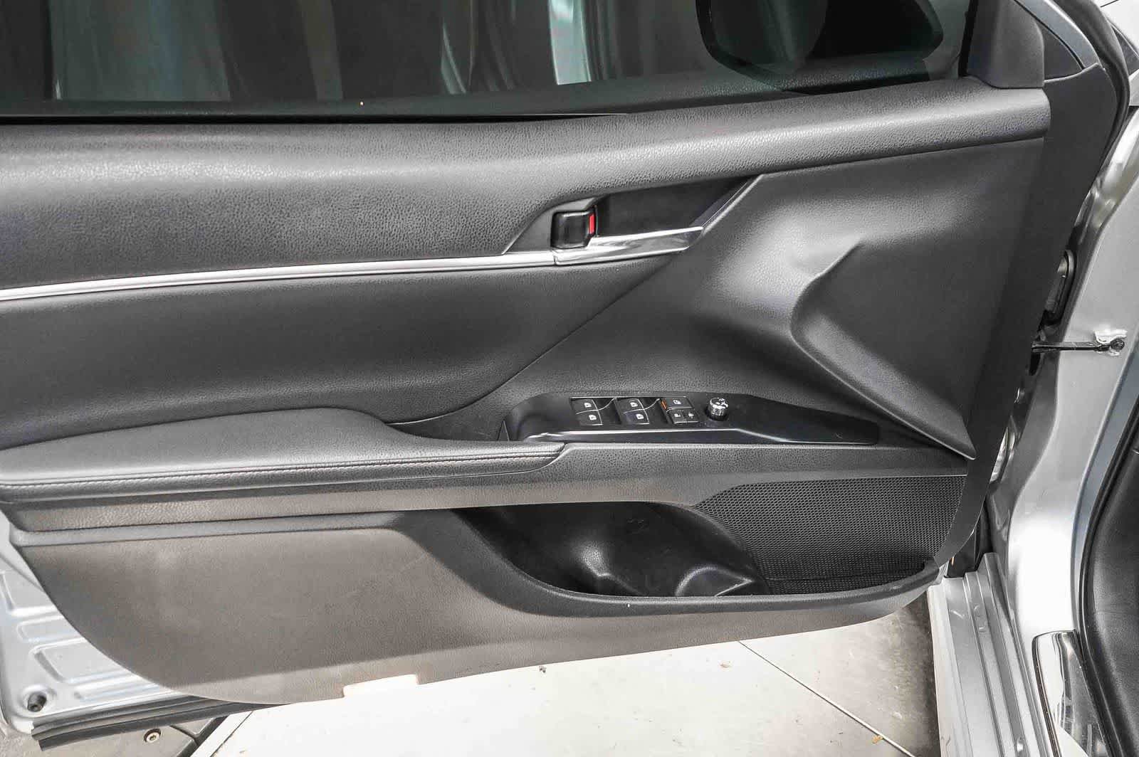 Used 2020 Toyota Camry XSE w/ Carpet Mat Package image 21