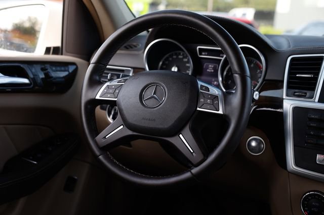 Used 2016 Mercedes-Benz GL 450 4MATIC 4dr GL 450 image 30