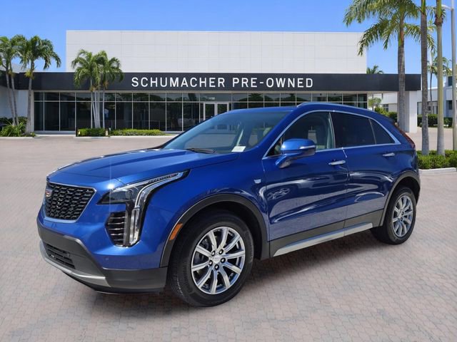 Used 2023 Cadillac XT4 Premium Luxury FWD image 2