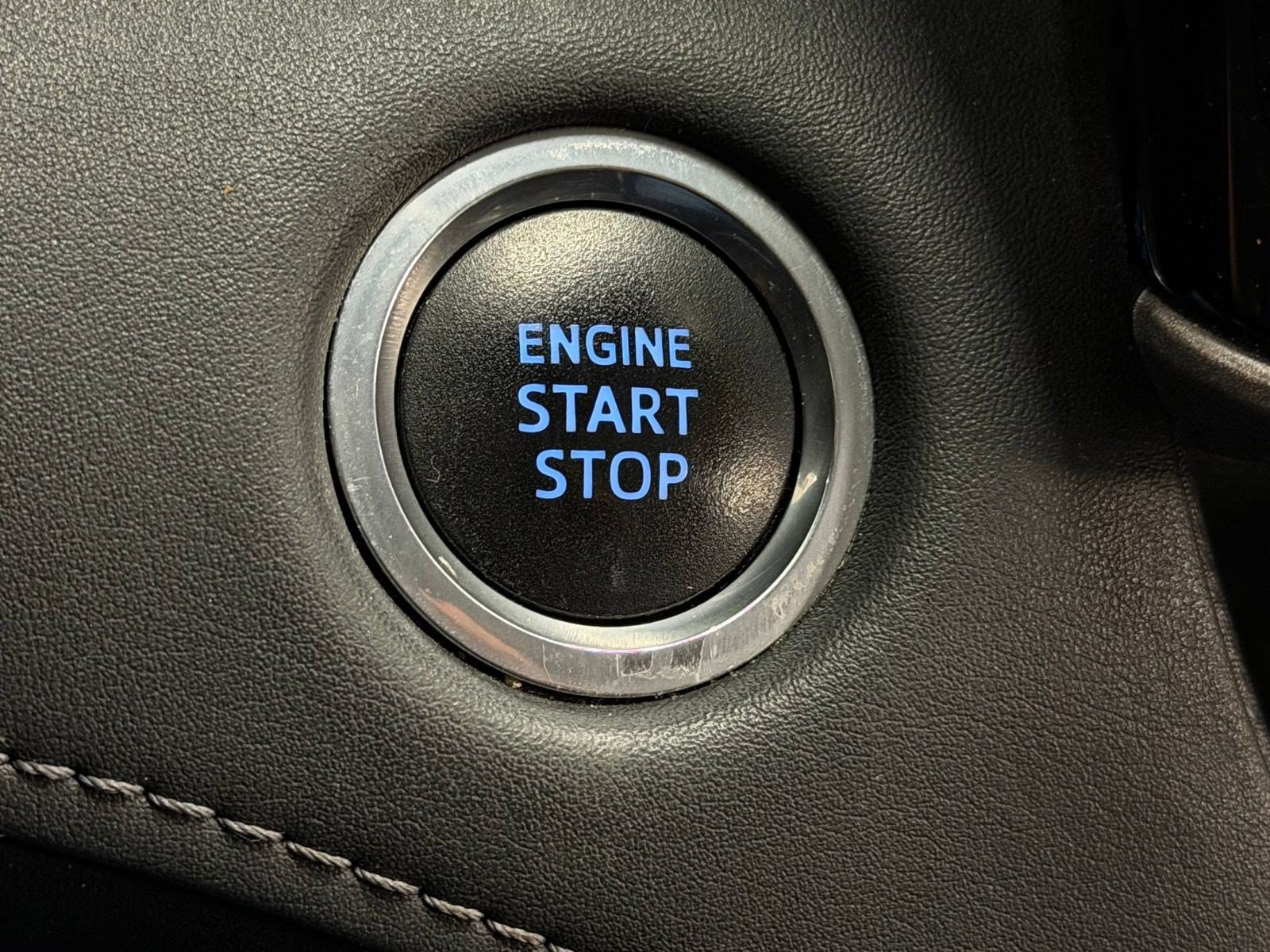 Used 2020 Toyota Highlander LE AWD/4WD image 29