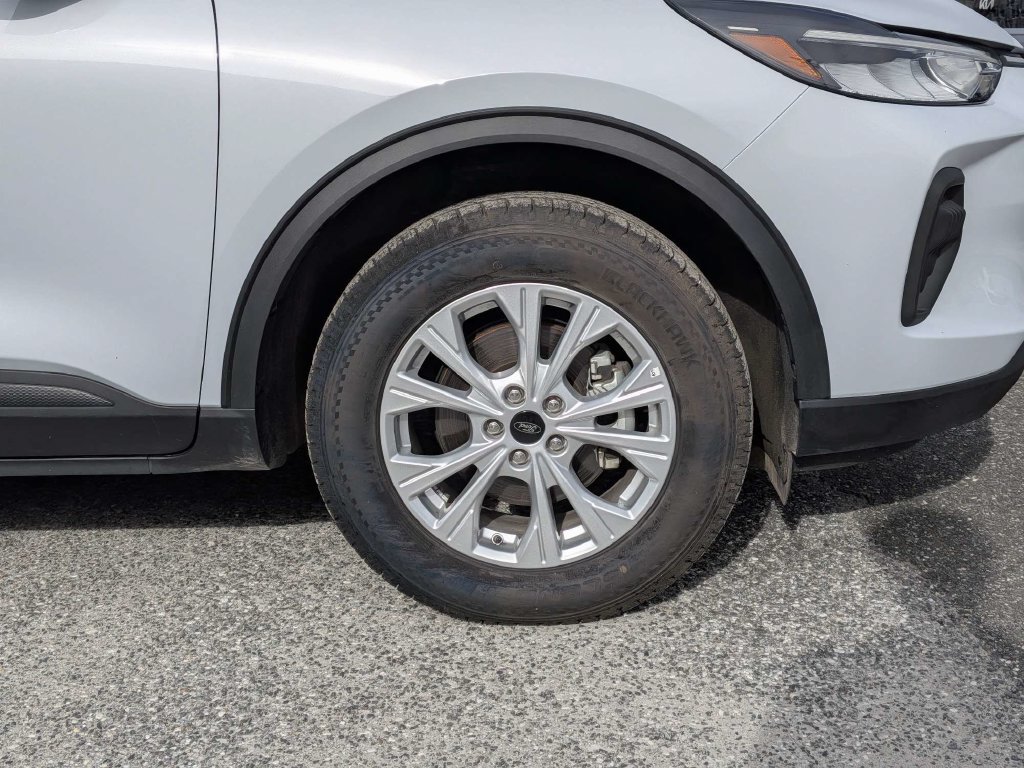 Used 2025 Ford Escape Active AWD/4WD image 9