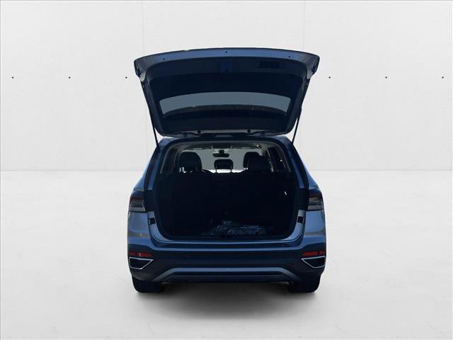 New 2025 Volkswagen Taos SE image 6