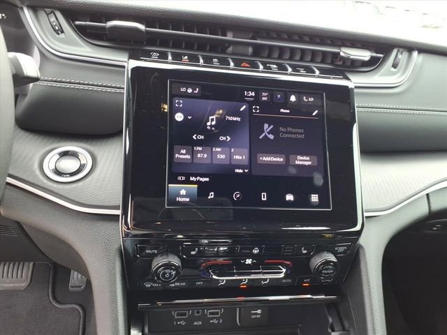 New 2025 Jeep Grand Cherokee Altitude image 14