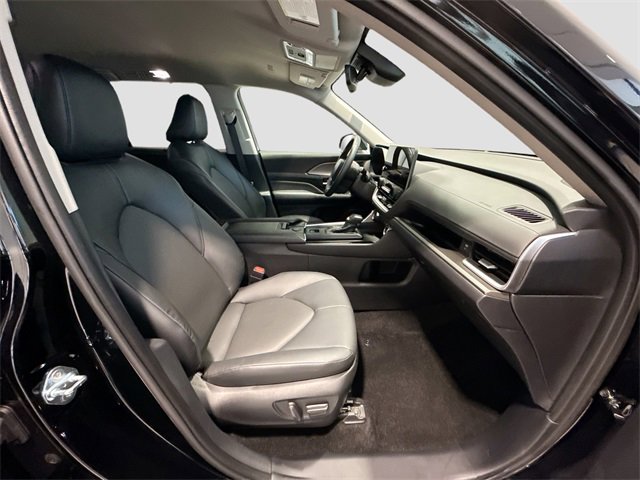 Certified 2025 Toyota Grand Highlander XLE image 24