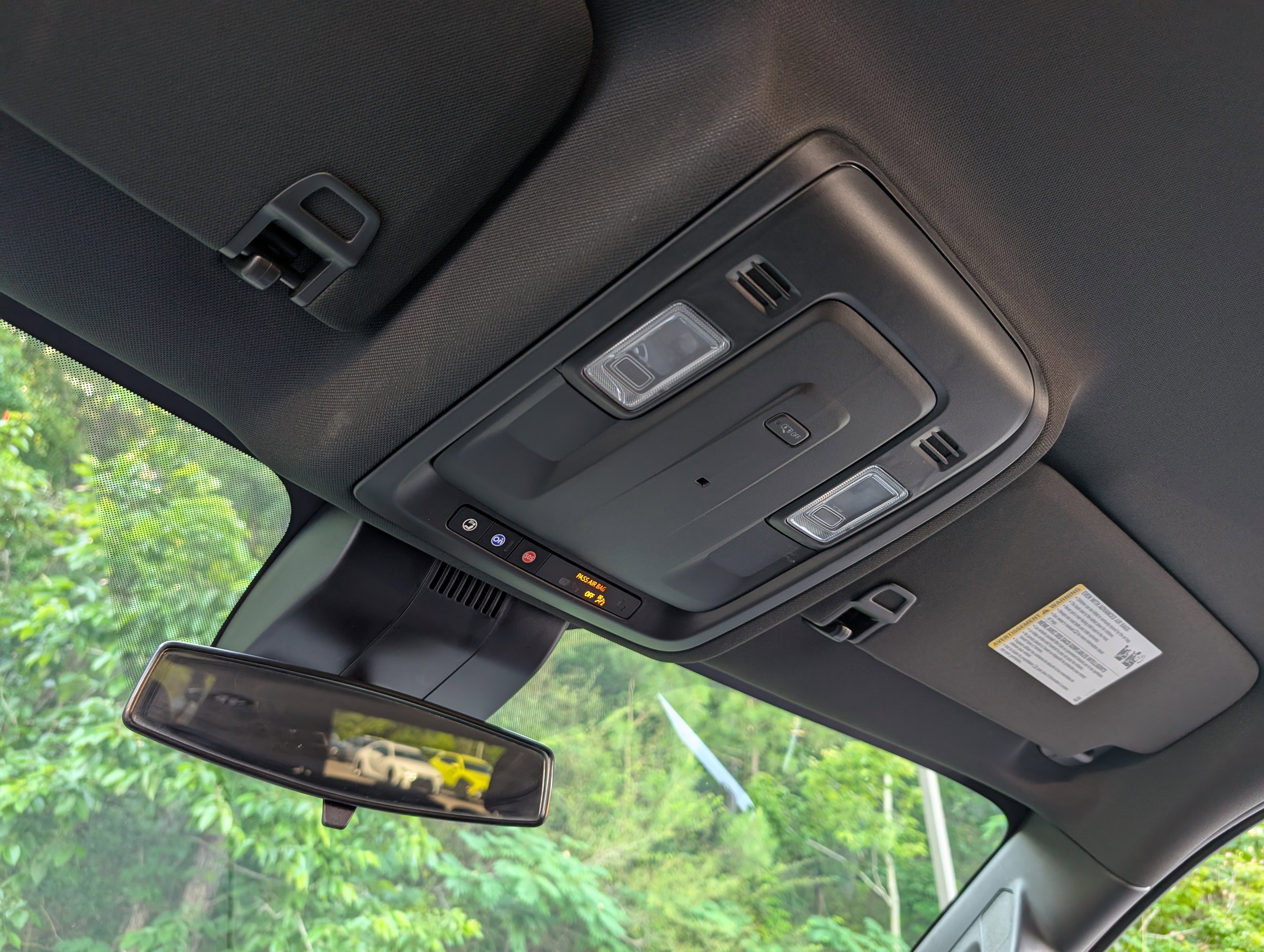 Used 2024 Chevrolet Suburban LS RWD image 31