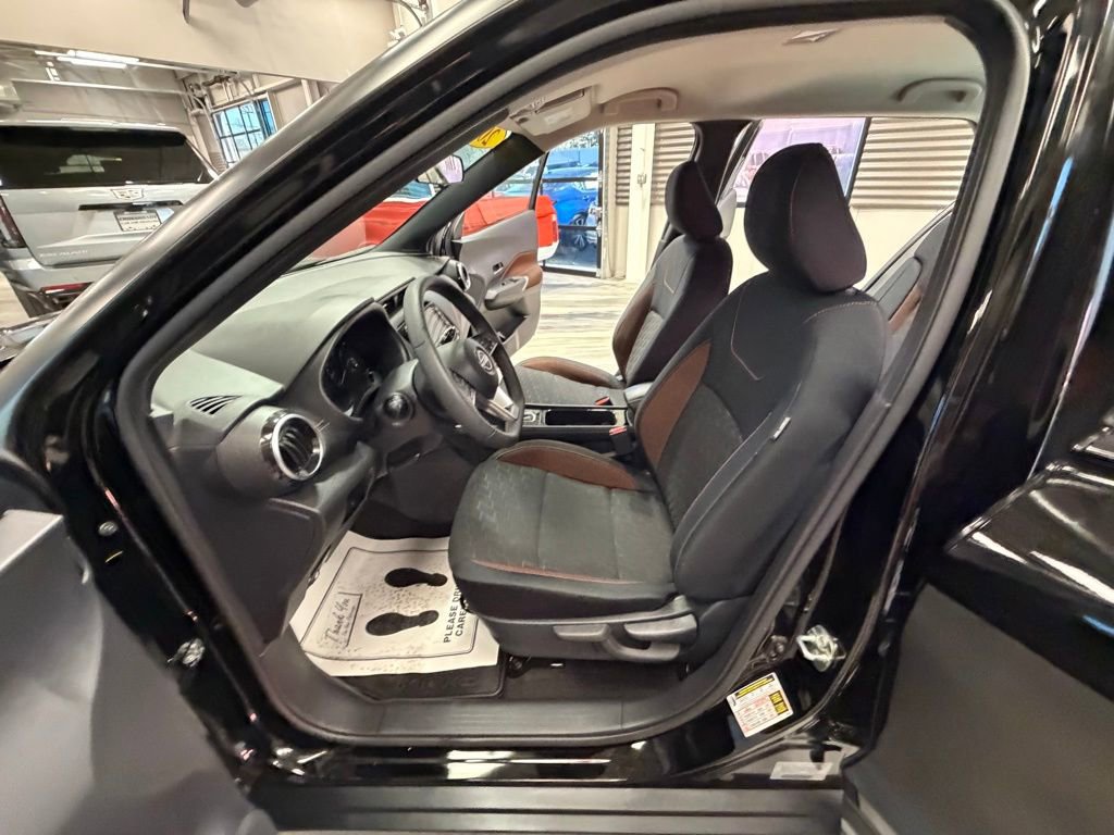 Used 2023 Nissan Kicks SR image 52