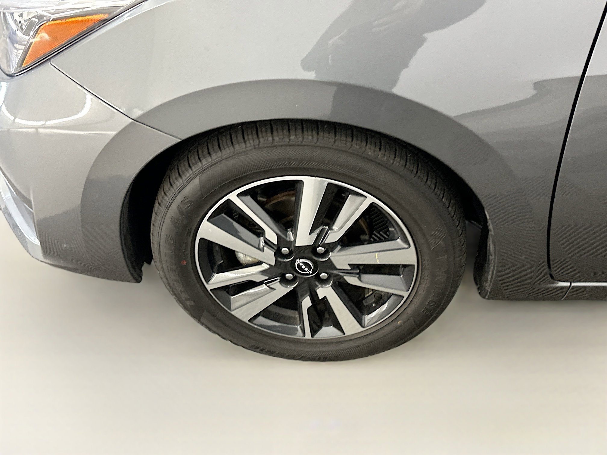 Used 2025 Nissan Versa SV FWD image 11
