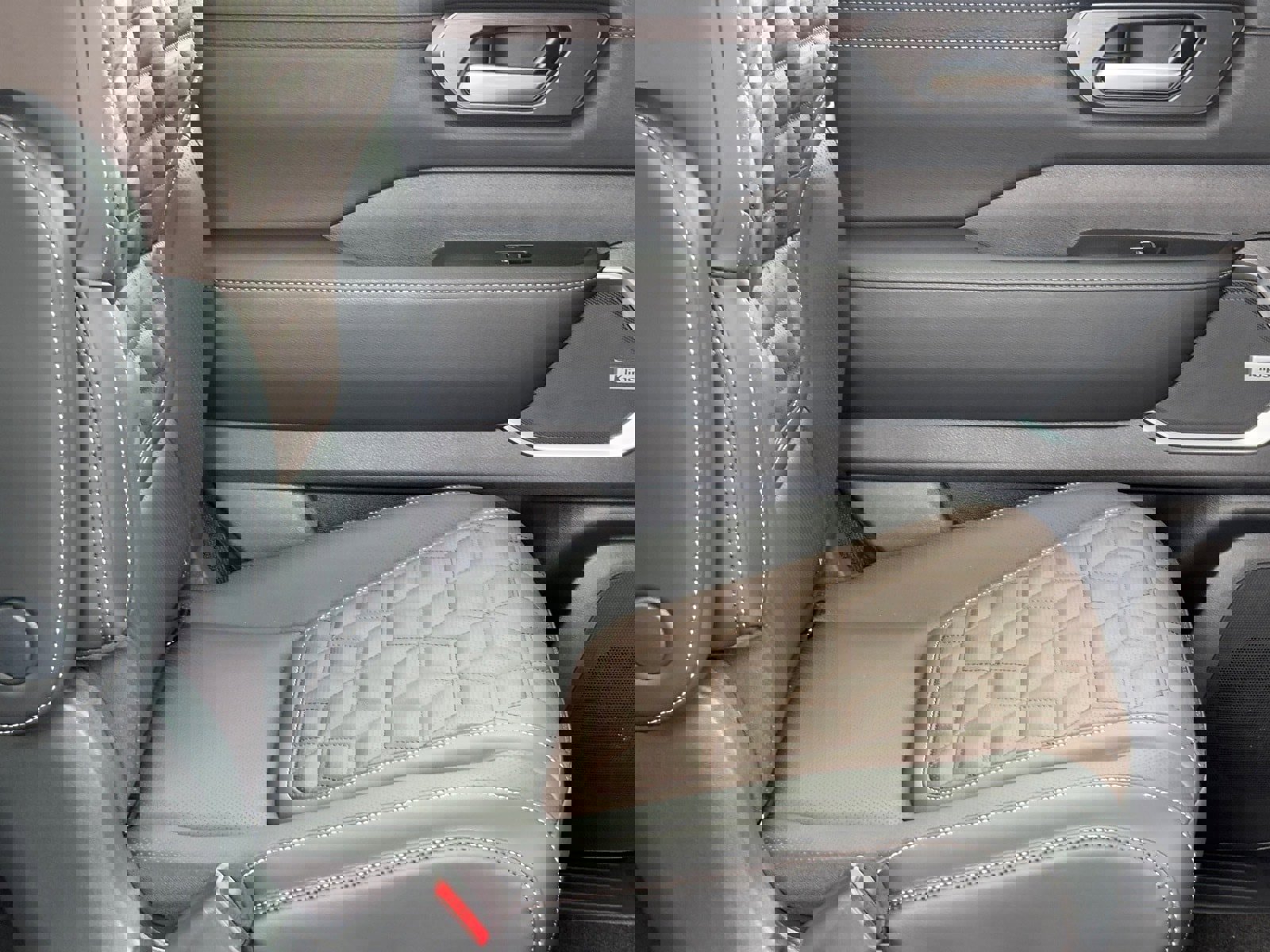 New 2026 Nissan Armada Platinum image 12