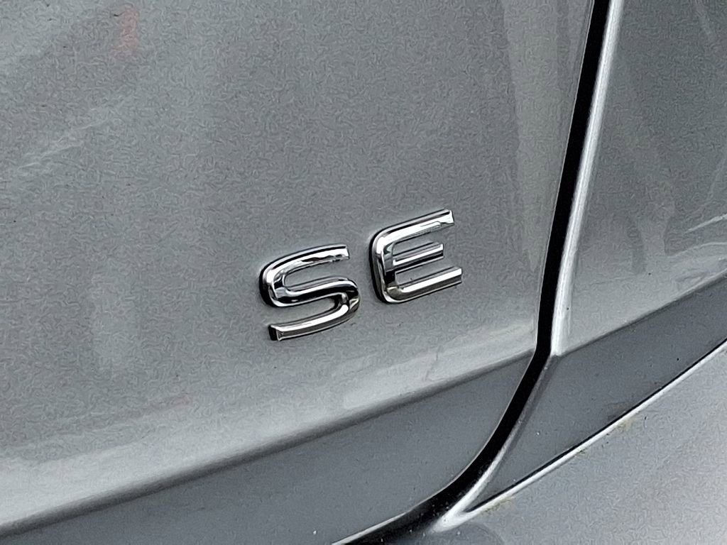 Used 2024 Volkswagen Jetta SE w/ Panoramic Sunroof Package image 30