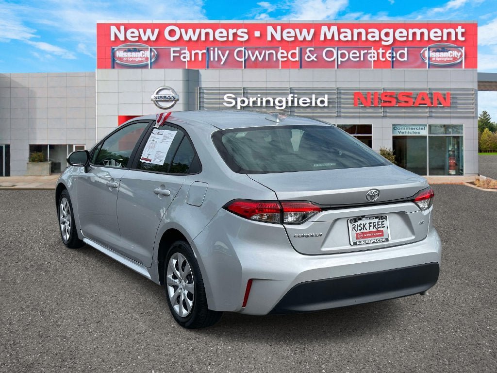 Used 2024 Toyota Corolla LE FWD image 4