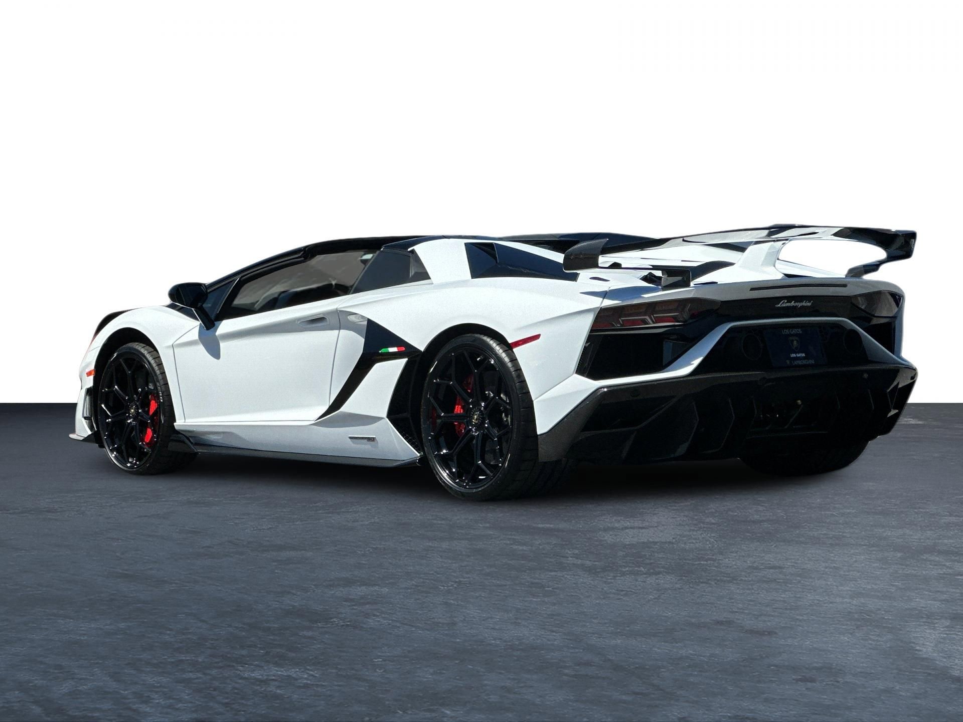 Used 2021 Lamborghini Aventador SVJ image 11