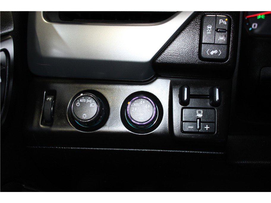 Used 2016 Chevrolet Suburban LT image 33