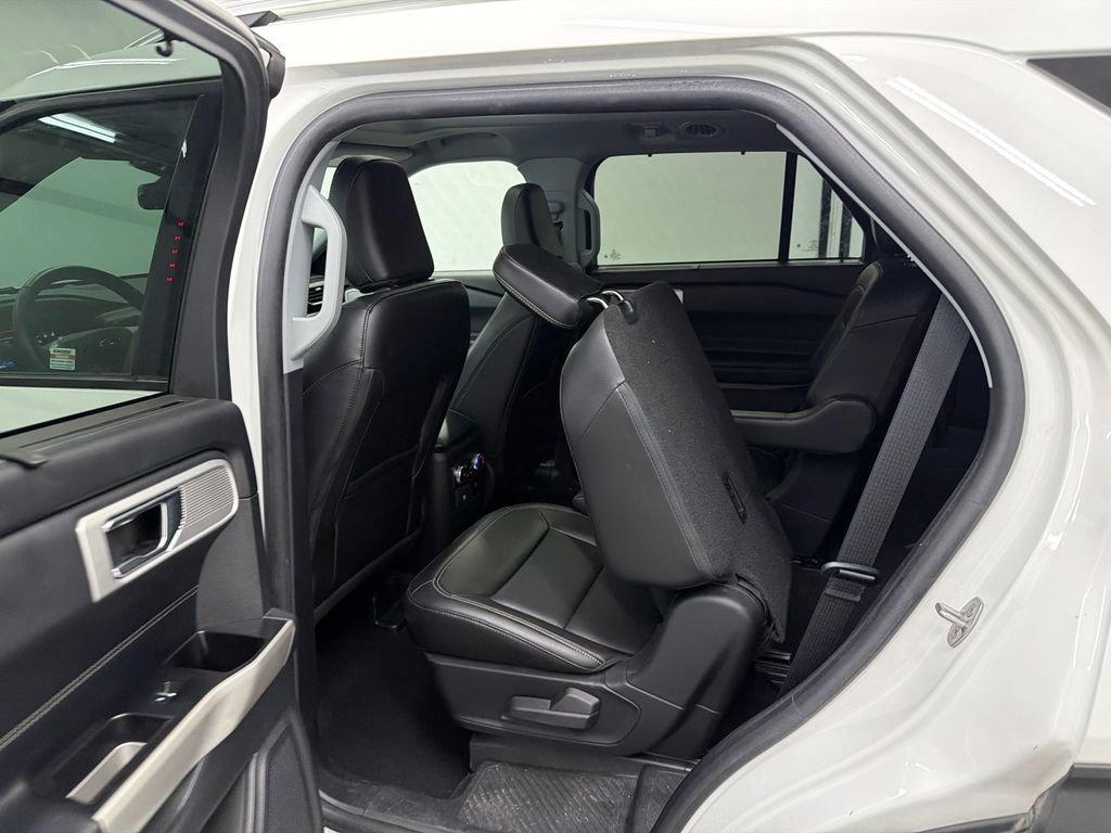 Used 2022 Ford Explorer Limited w/ Equipment Group 301A RWD image 23