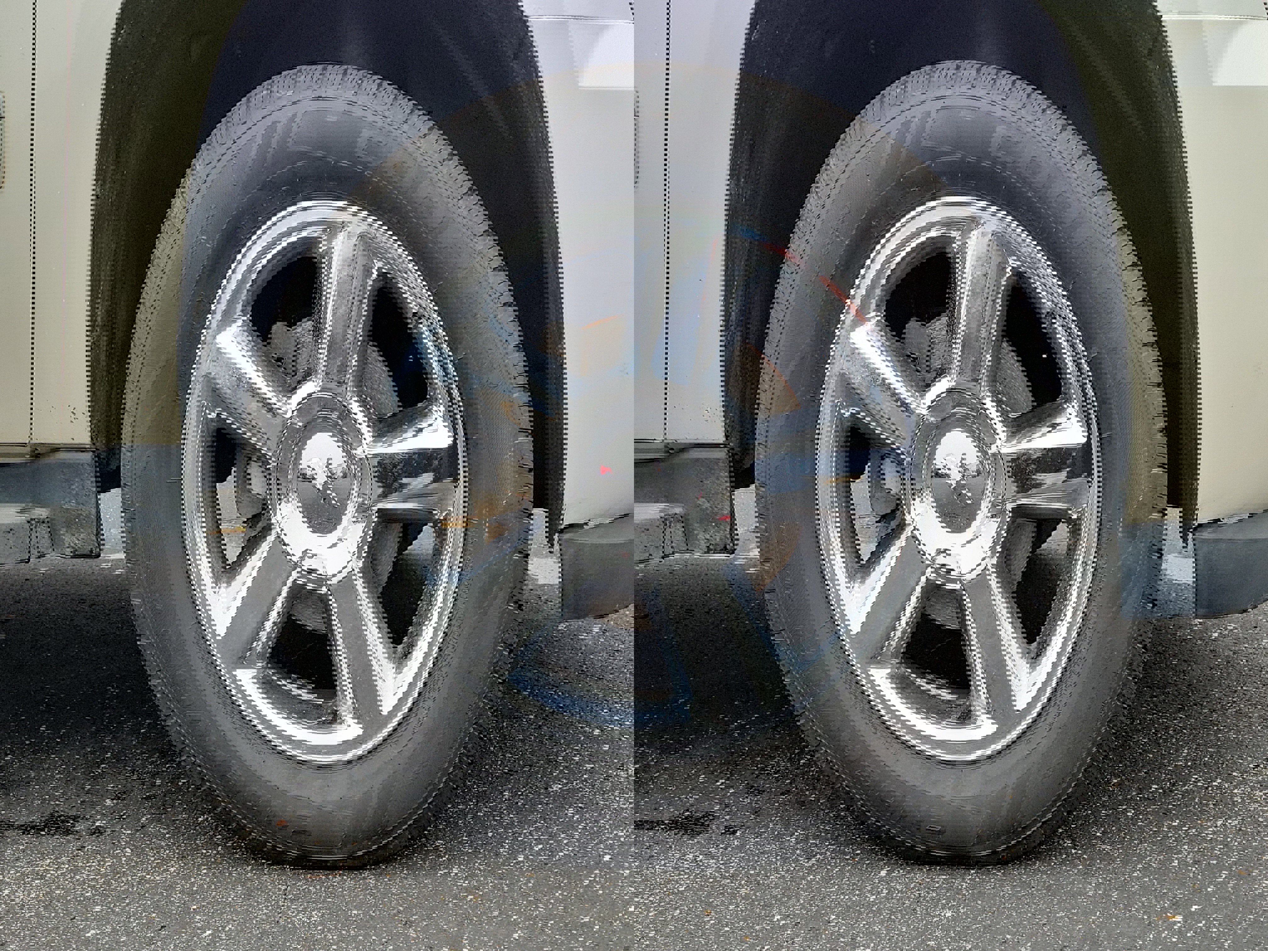 Used 2013 Chevrolet Avalanche LTZ image 5