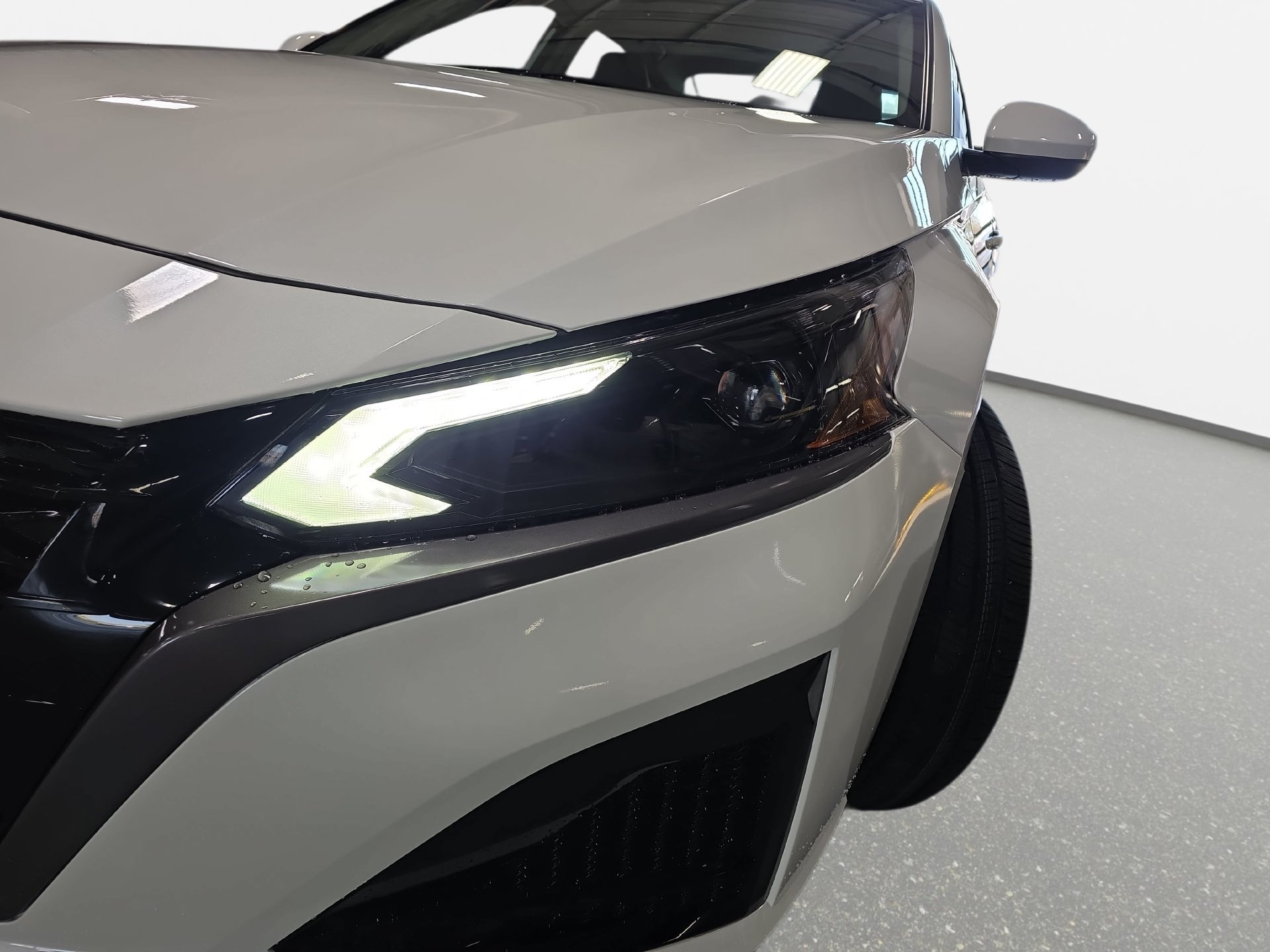 New 2027 Nissan Altima 2.5 SV FWD image 30