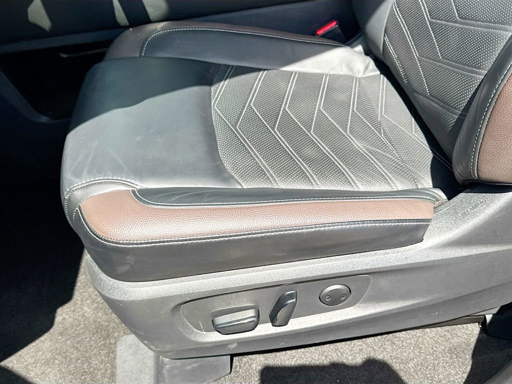 Used 2023 Nissan Pathfinder Platinum w/ Cargo Package AWD/4WD image 25