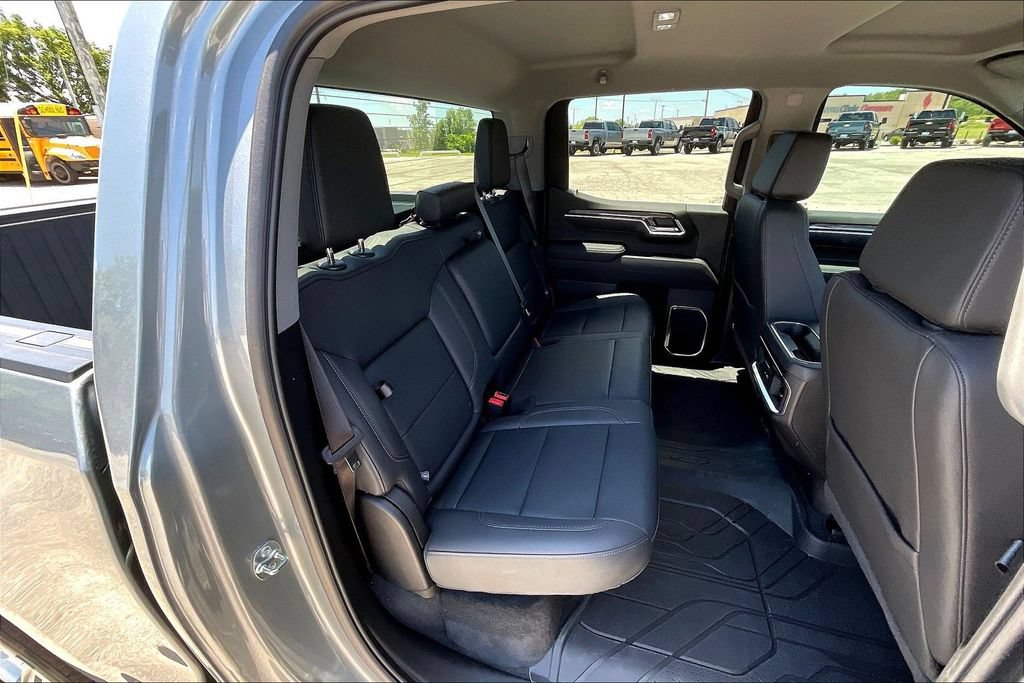Used 2025 Chevrolet Silverado 1500 LTZ AWD/4WD image 24