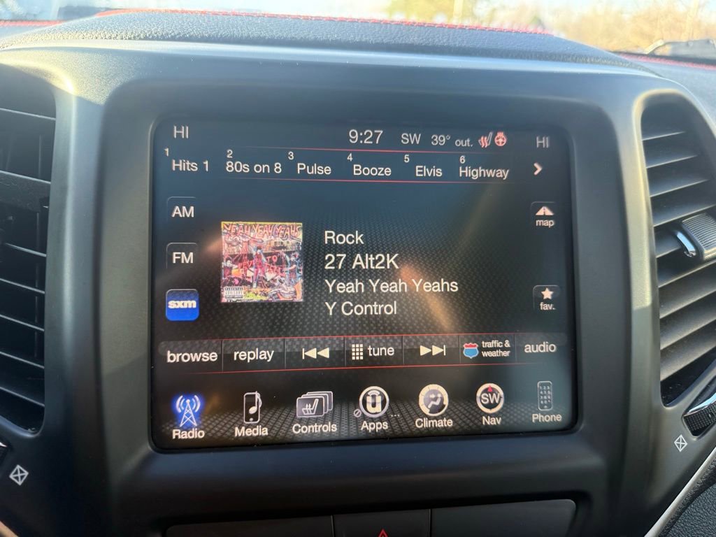 Used 2016 Jeep Cherokee Trailhawk w/ Comfort/Convenience Group image 18