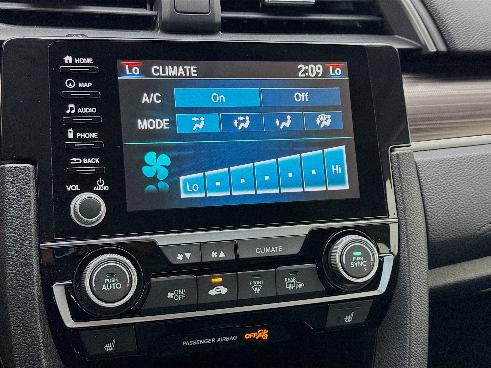 Used 2019 Honda Civic Touring image 12