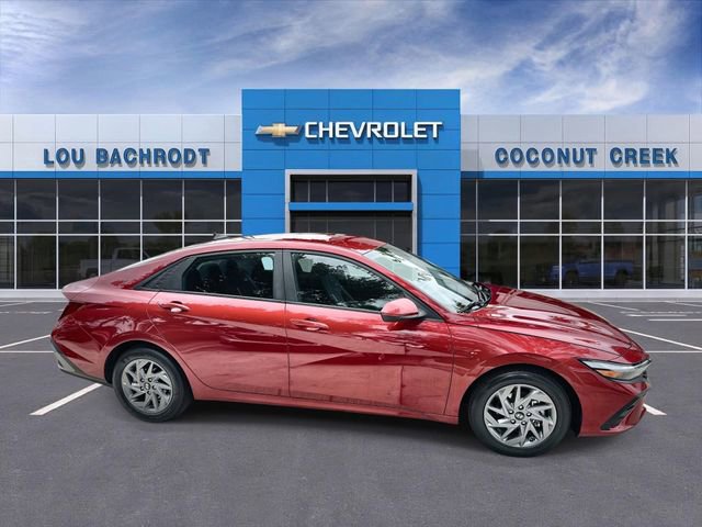 Used 2024 Hyundai Elantra SEL image 9