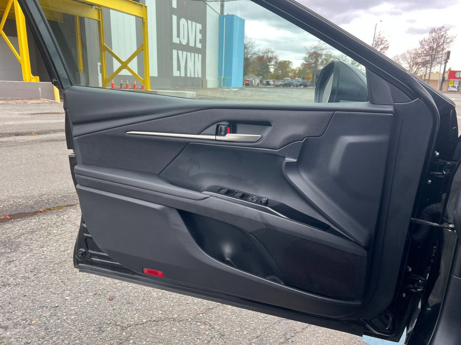 Used 2025 Toyota Camry LE image 20