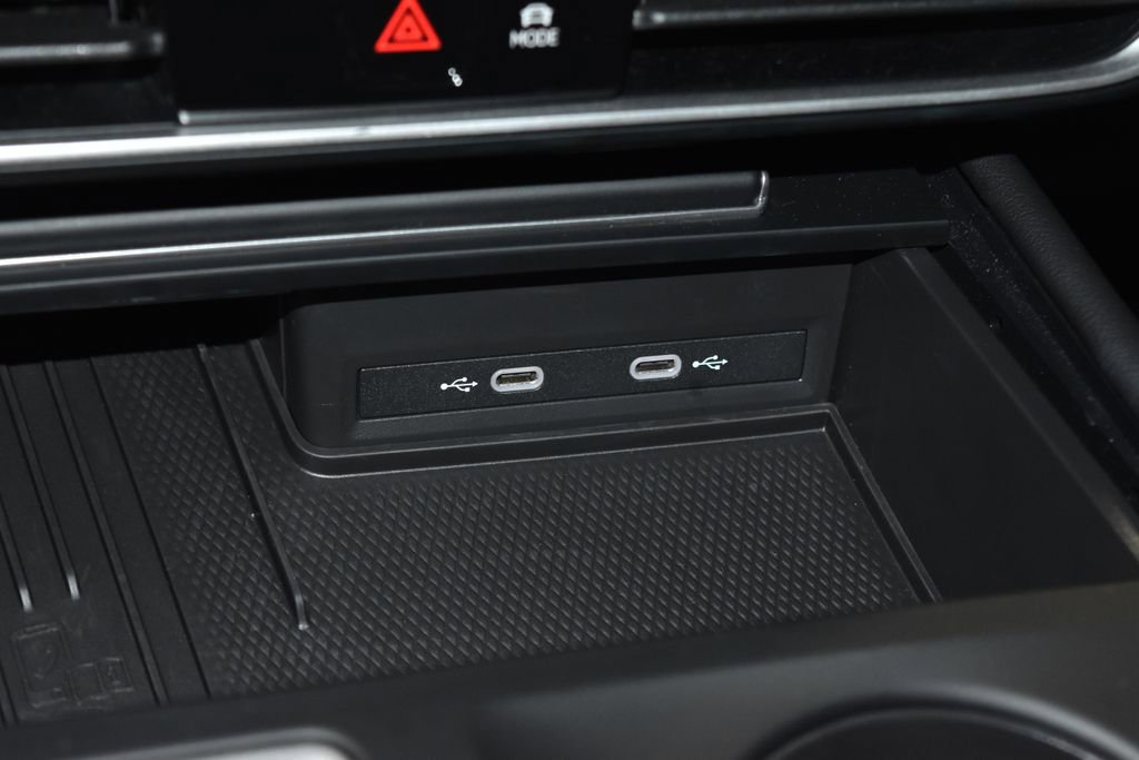 Used 2025 Volkswagen Atlas SE image 11