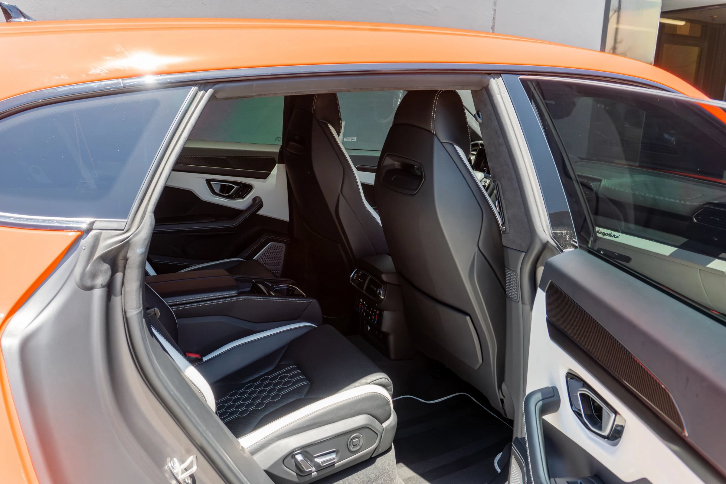 Used 2023 Lamborghini Urus S AWD/4WD image 55
