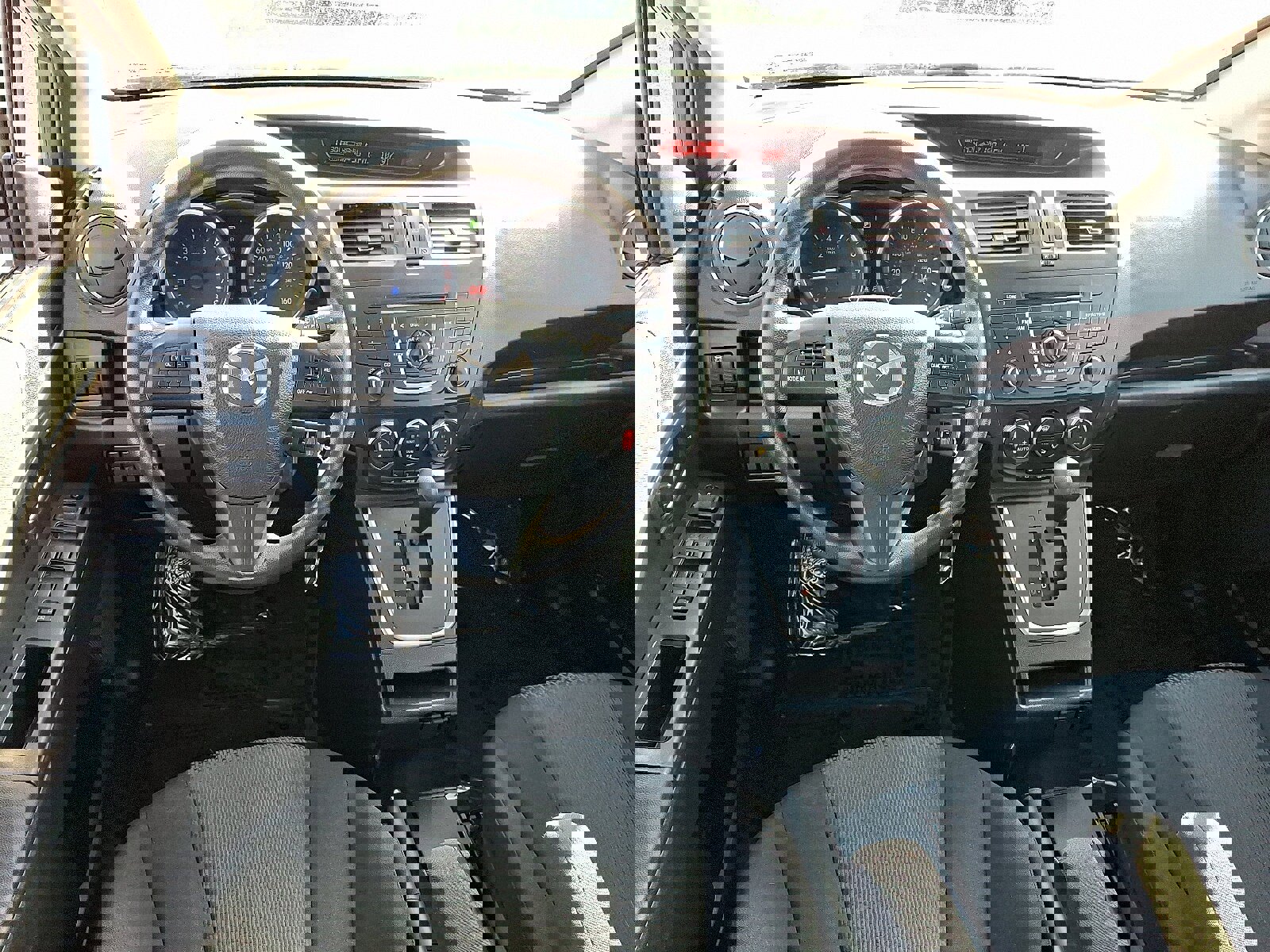 Used 2012 MAZDA MAZDA5 Sport image 11