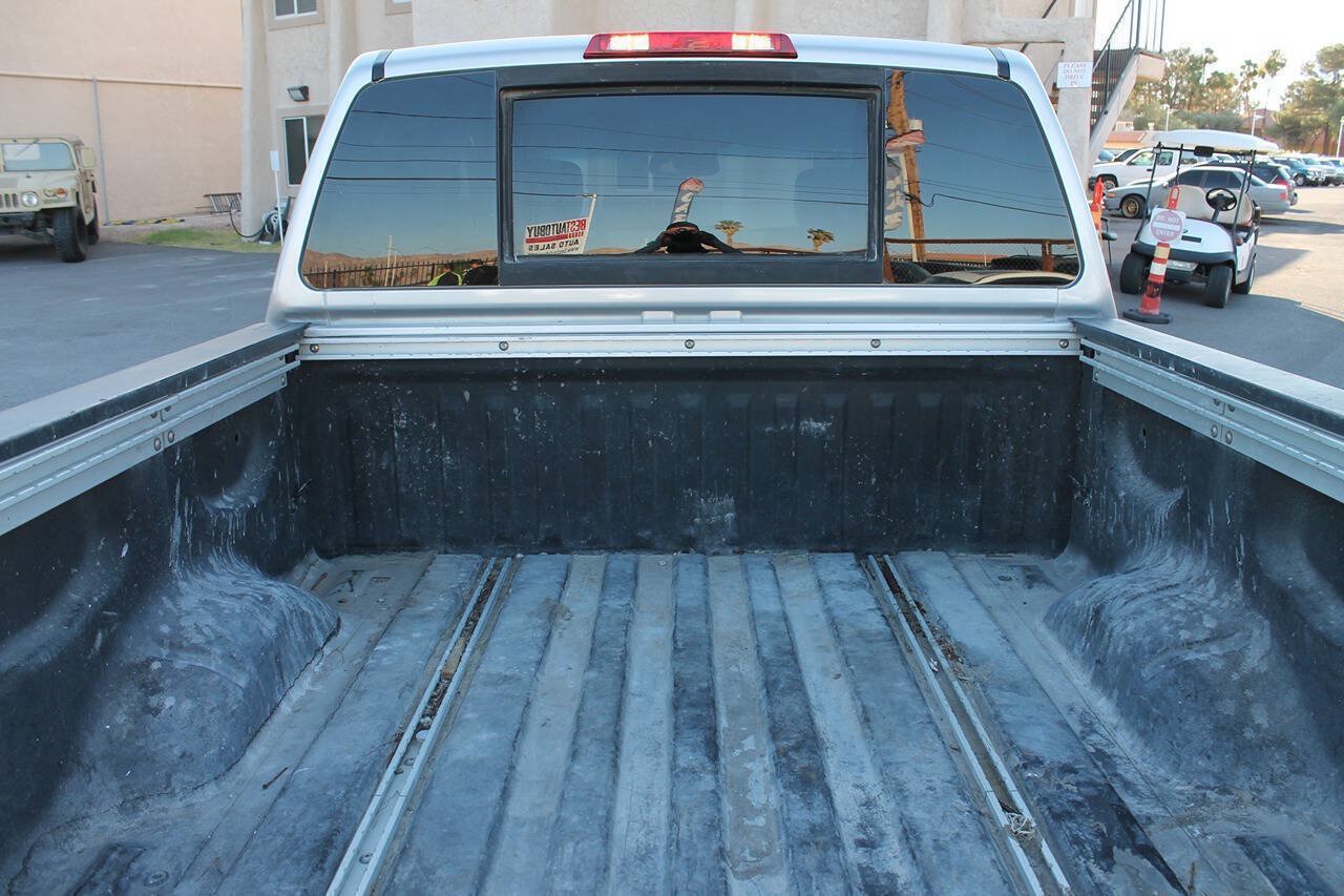 Used 2010 Nissan Titan LE w/ Technology Pkg RWD image 17