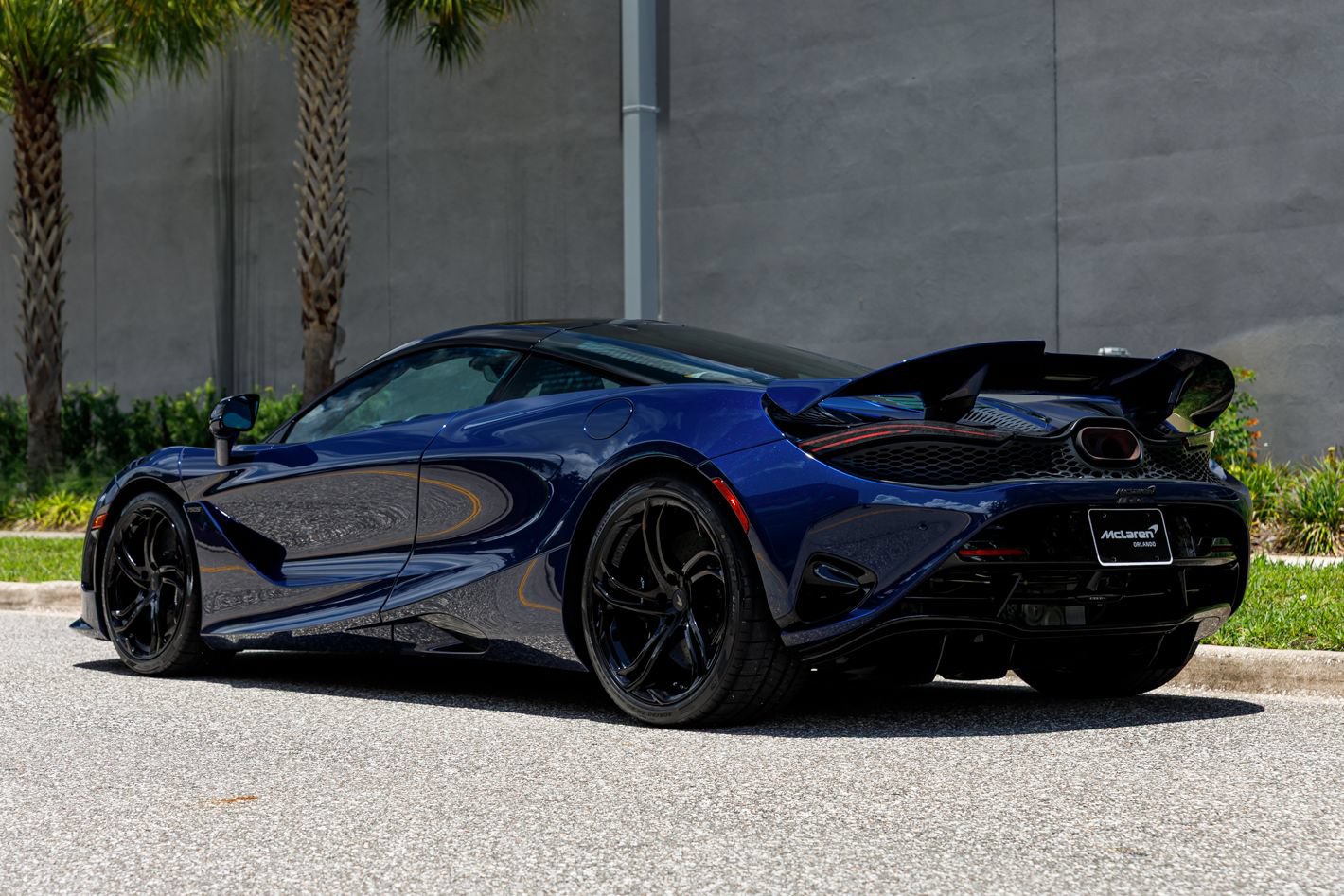 Used 2025 McLaren 750S RWD image 27