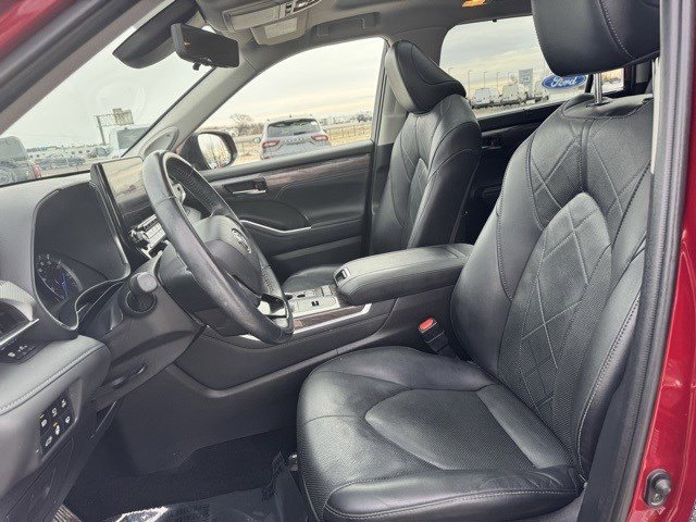 Used 2021 Toyota Highlander Platinum image 13