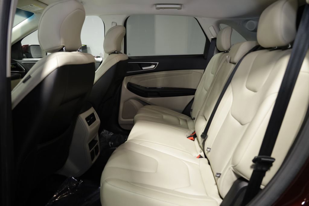 Used 2017 Ford Edge Titanium w/ Technology Package image 19