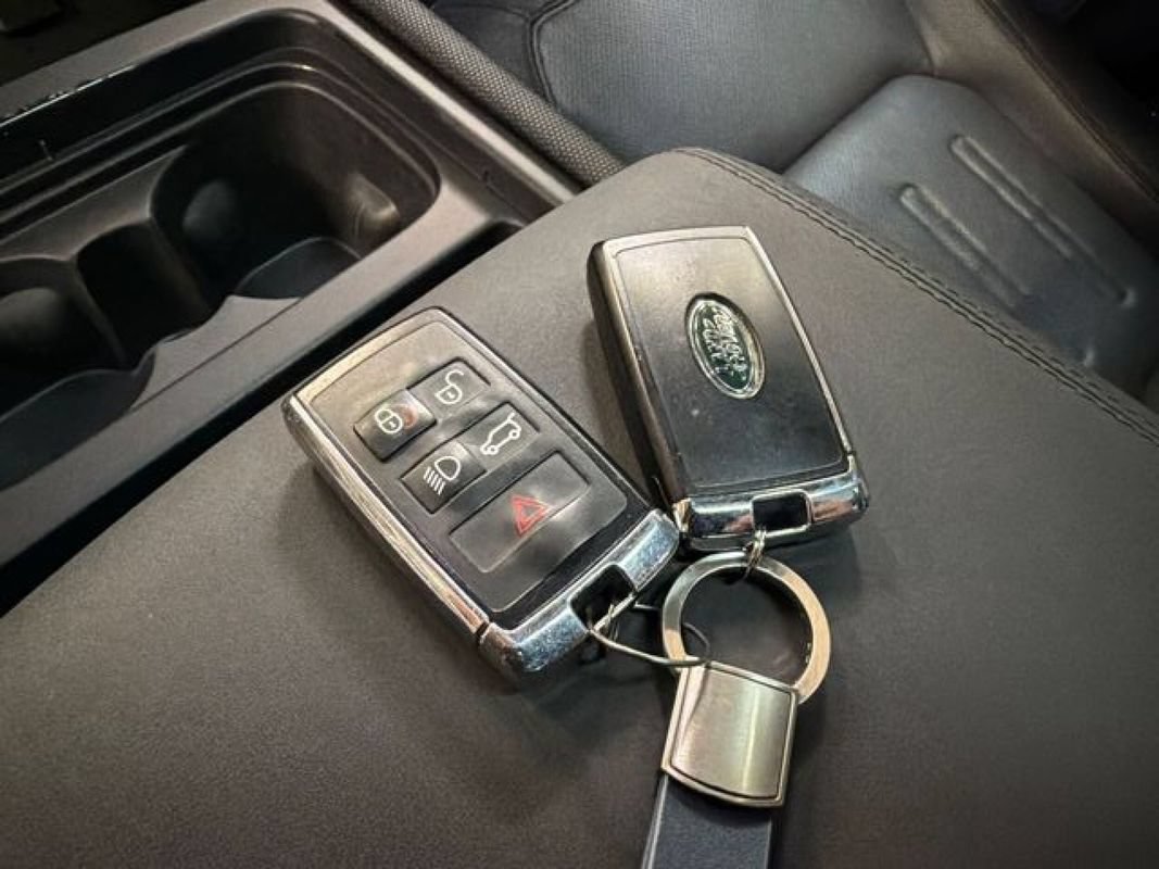 Used 2022 Land Rover Defender 110 X-Dynamic SE AWD/4WD image 57