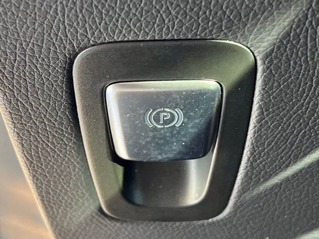 Certified 2022 Mercedes-Benz GLC 300 4MATIC image 33