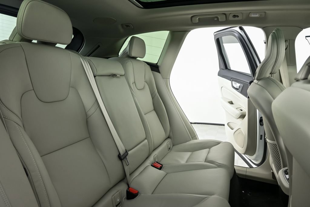 New 2026 Volvo XC60 B5 Ultra w/ Protection Package Premier image 22