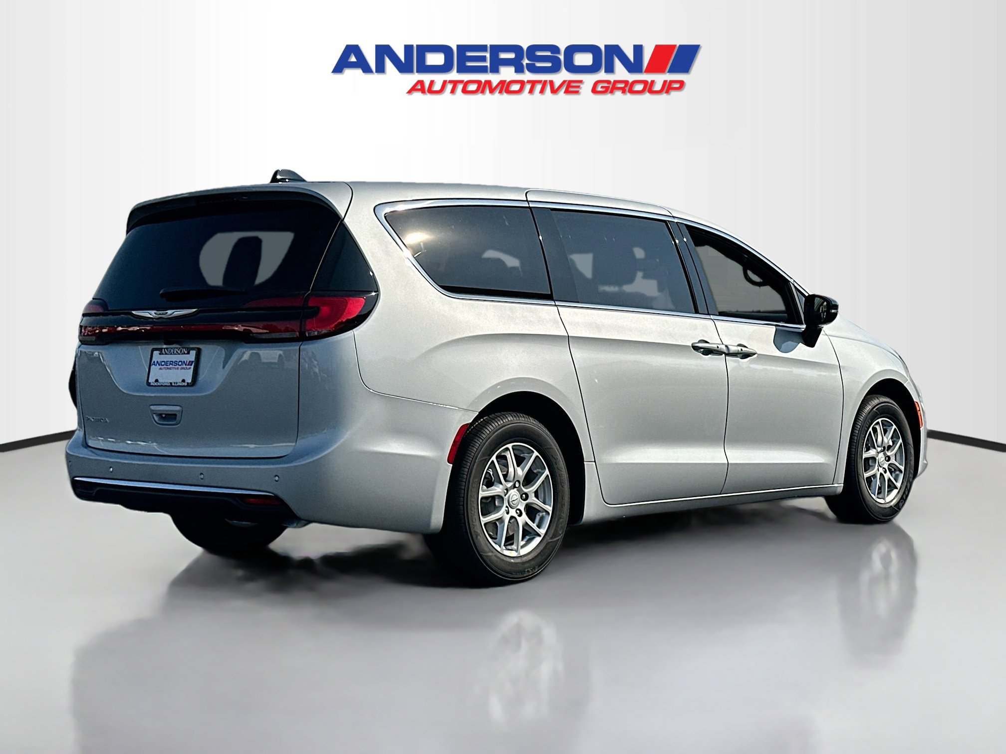 New 2026 Chrysler Pacifica Select image 2