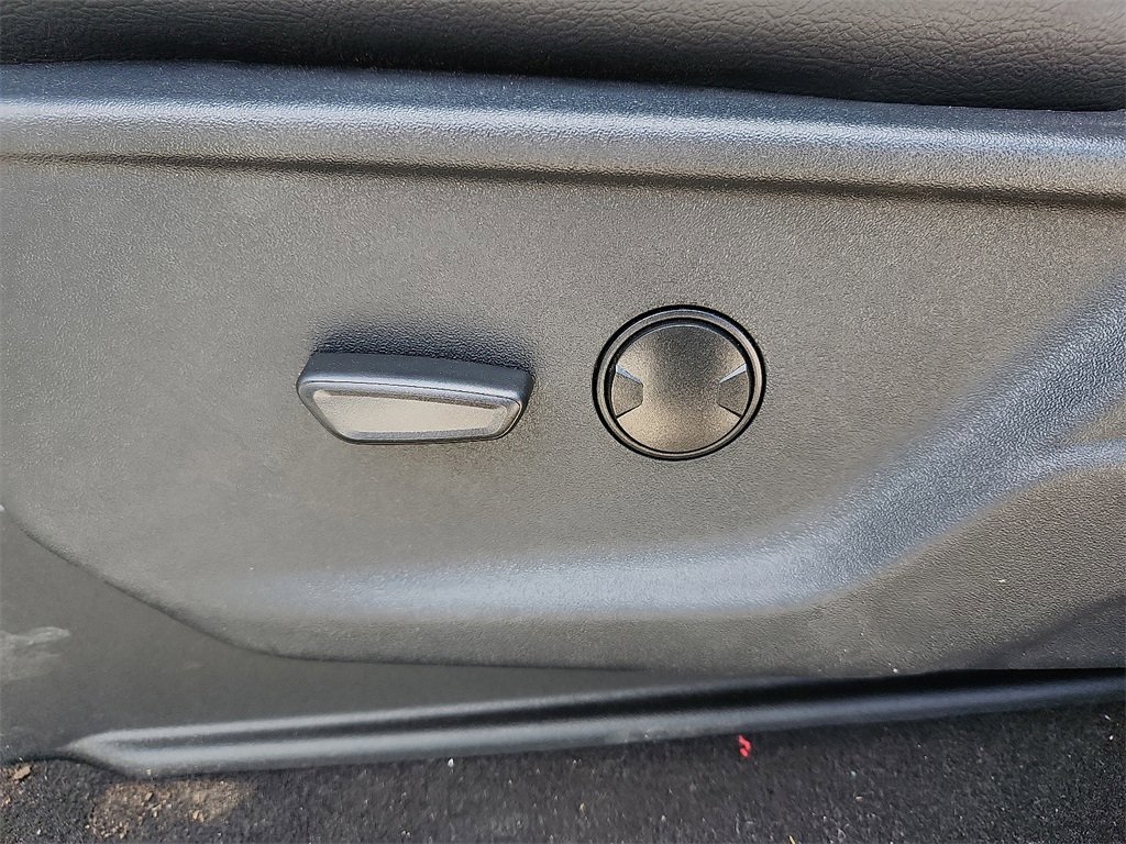 New 2025 Ford F250 XLT w/ Black Appearance Package image 15