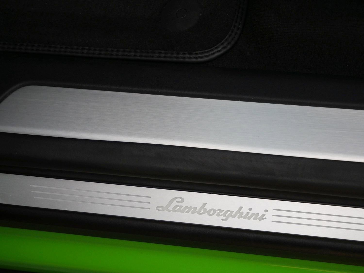 Used 2023 Lamborghini Urus Performante AWD/4WD image 31