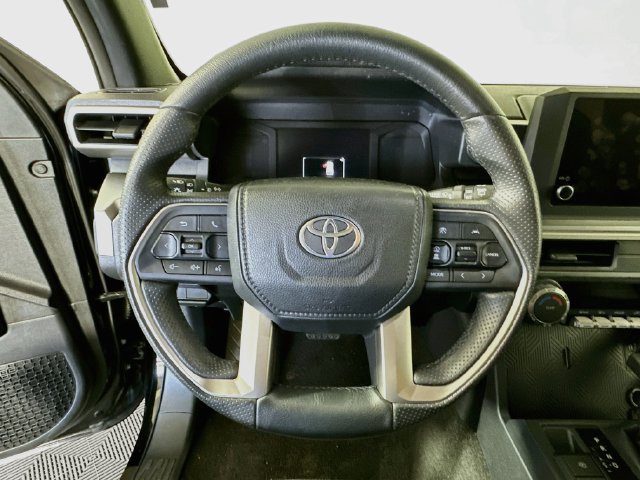 Used 2026 Toyota 4Runner SR5 AWD/4WD image 14
