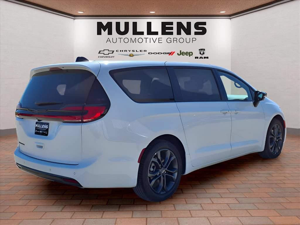 New 2026 Chrysler Pacifica Select FWD image 5