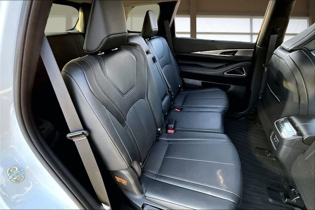 Certified 2026 INFINITI QX60 Luxe w/ Cargo Package image 27