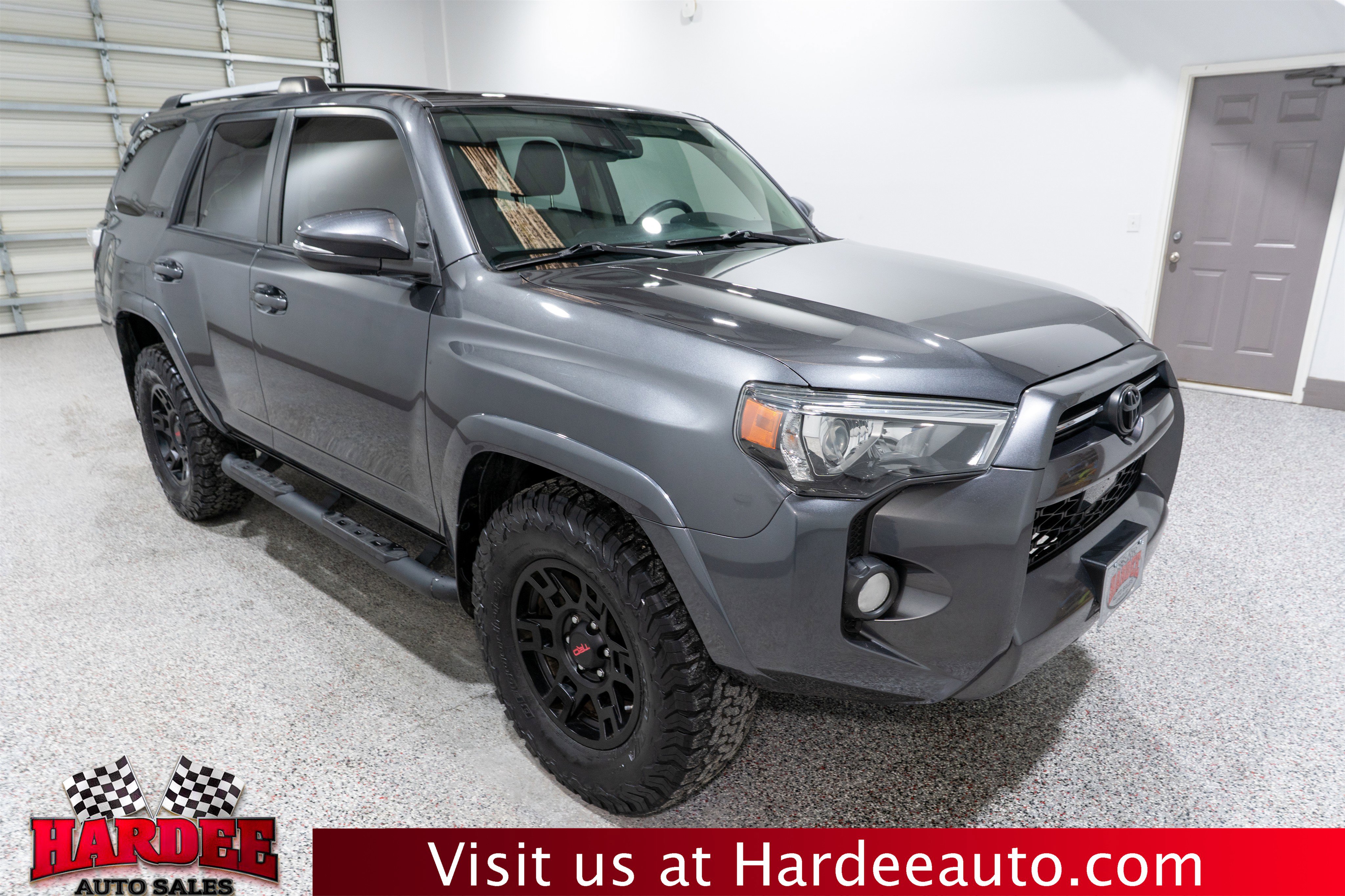 Used 2020 Toyota 4Runner SR5 Premium w/ Moonroof Package image 6
