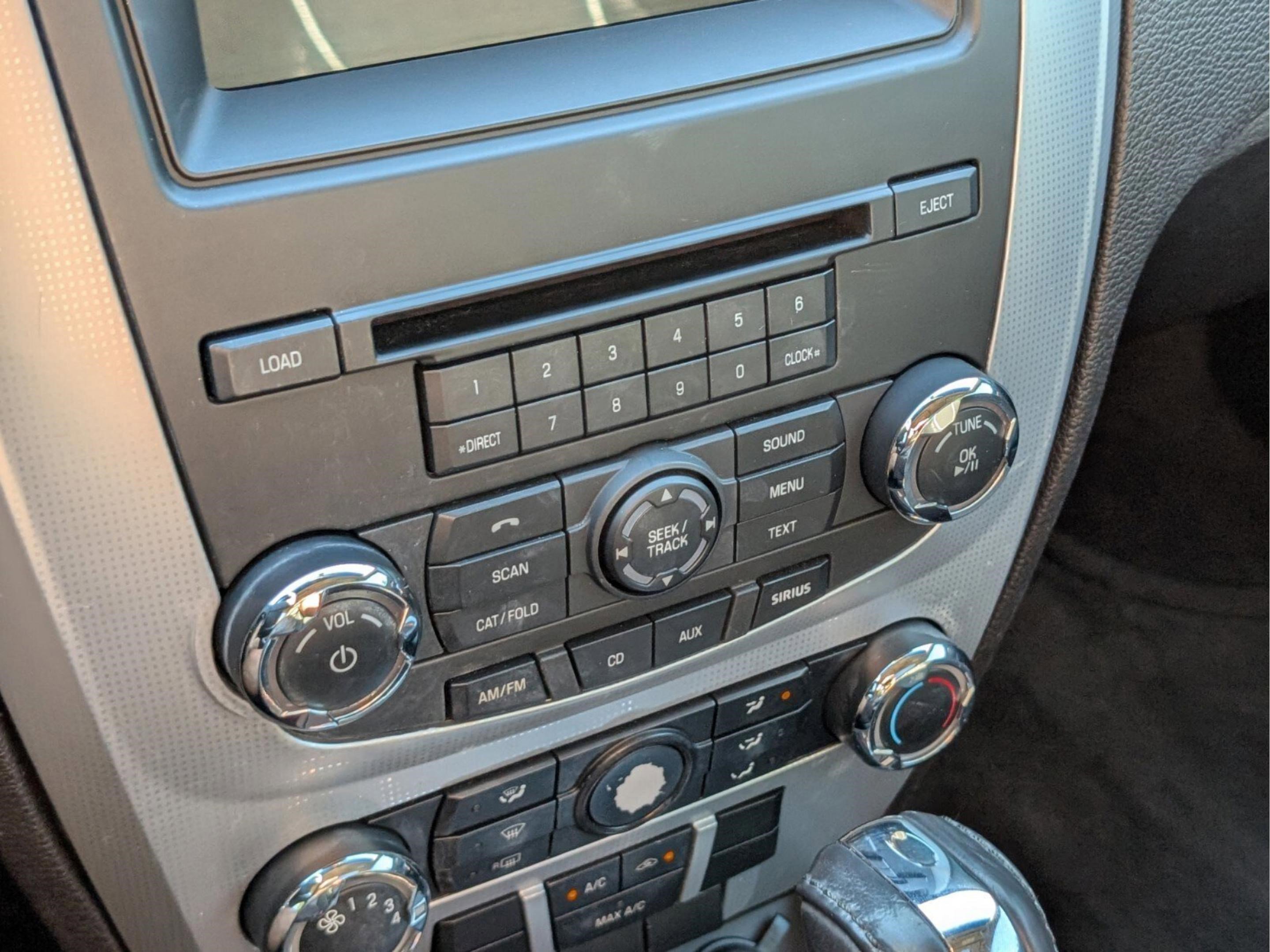 Used 2010 Ford Fusion SE image 19