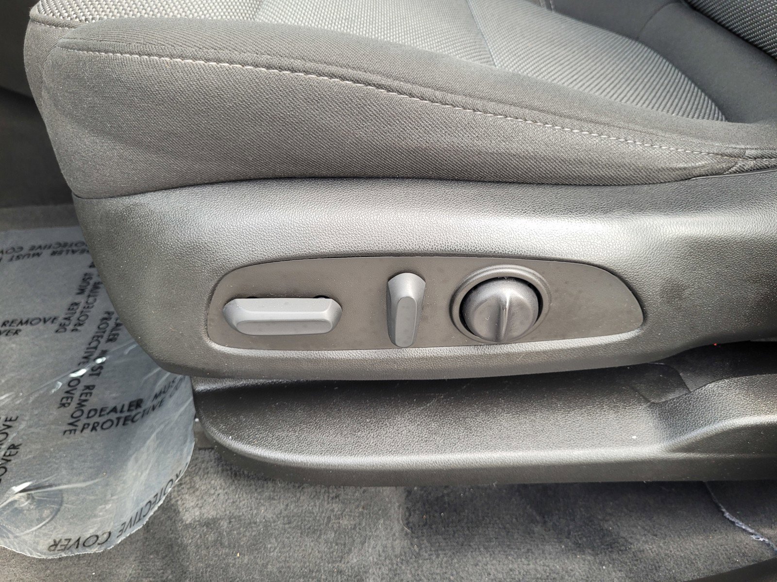 Used 2023 Chevrolet Traverse LT image 11