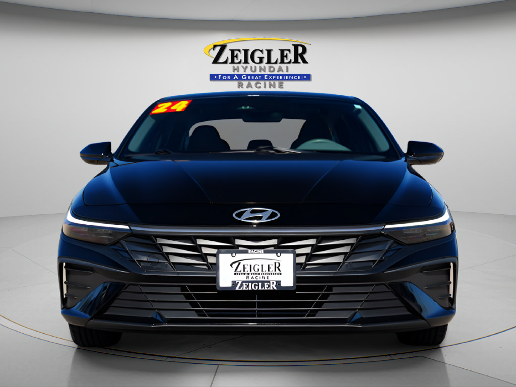 Certified 2024 Hyundai Elantra SEL FWD image 2