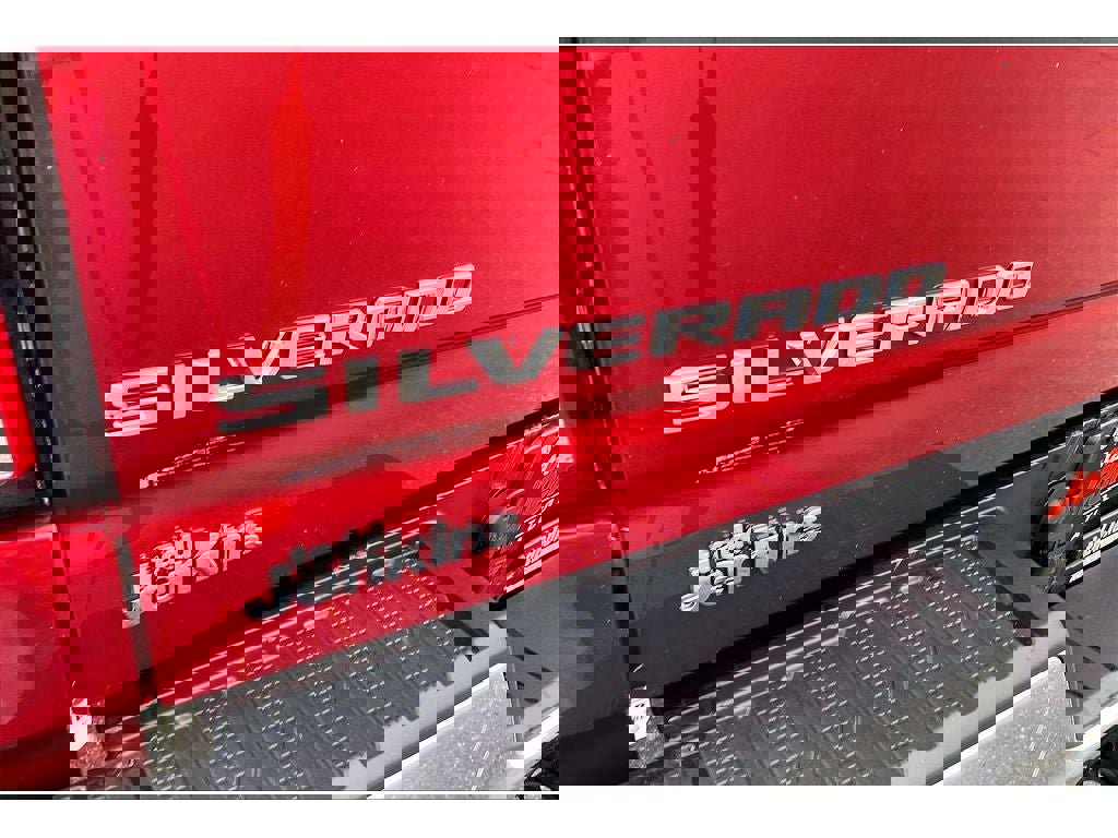 Used 2025 Chevrolet Silverado 3500 LTZ image 32