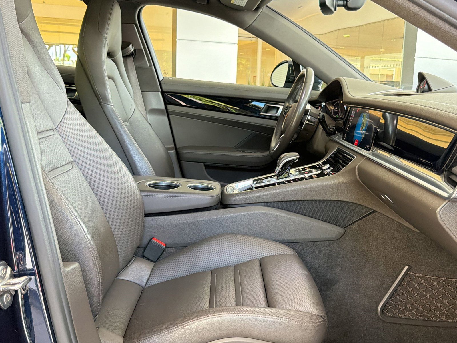 Used 2018 Porsche Panamera 4 AWD/4WD image 30