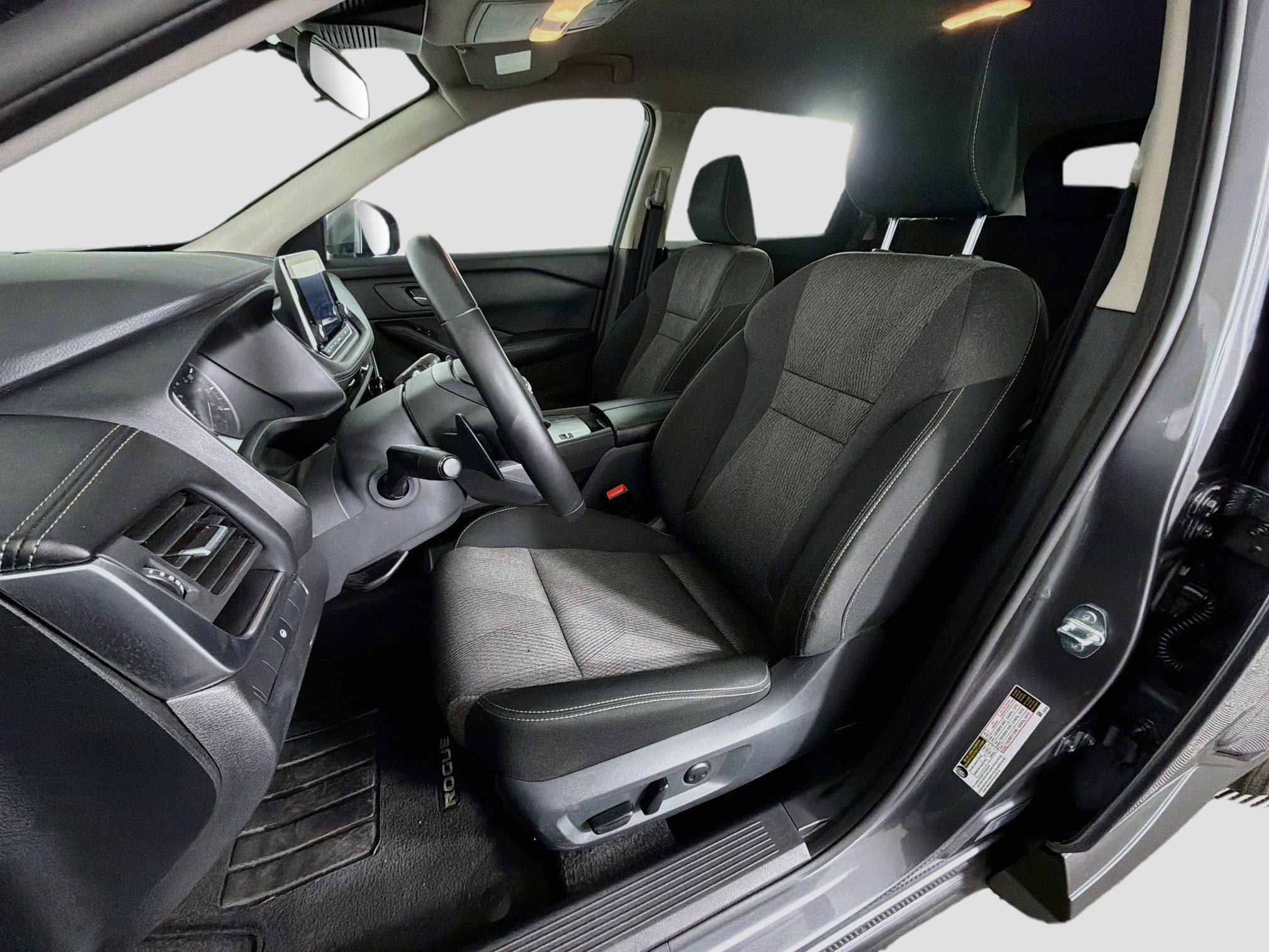 Used 2025 Nissan Rogue SV FWD image 13